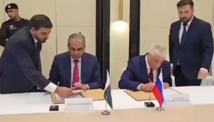 Pakistan, Russia Agree to Finalise Extradition Treaty After Naqvi–Kolokoltsev Meeting in Islamabad 4 Naqvi and Kolokoltsev signing agreements in Bishkek