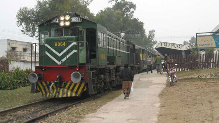 Pakistan Railways locomotive at Lala Musa Junction, the Millat Express terminus