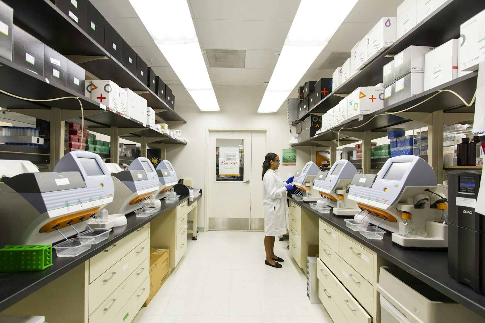 Scientist working in a cancer research laboratory